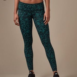 Lululemon low rise wunder under leggings